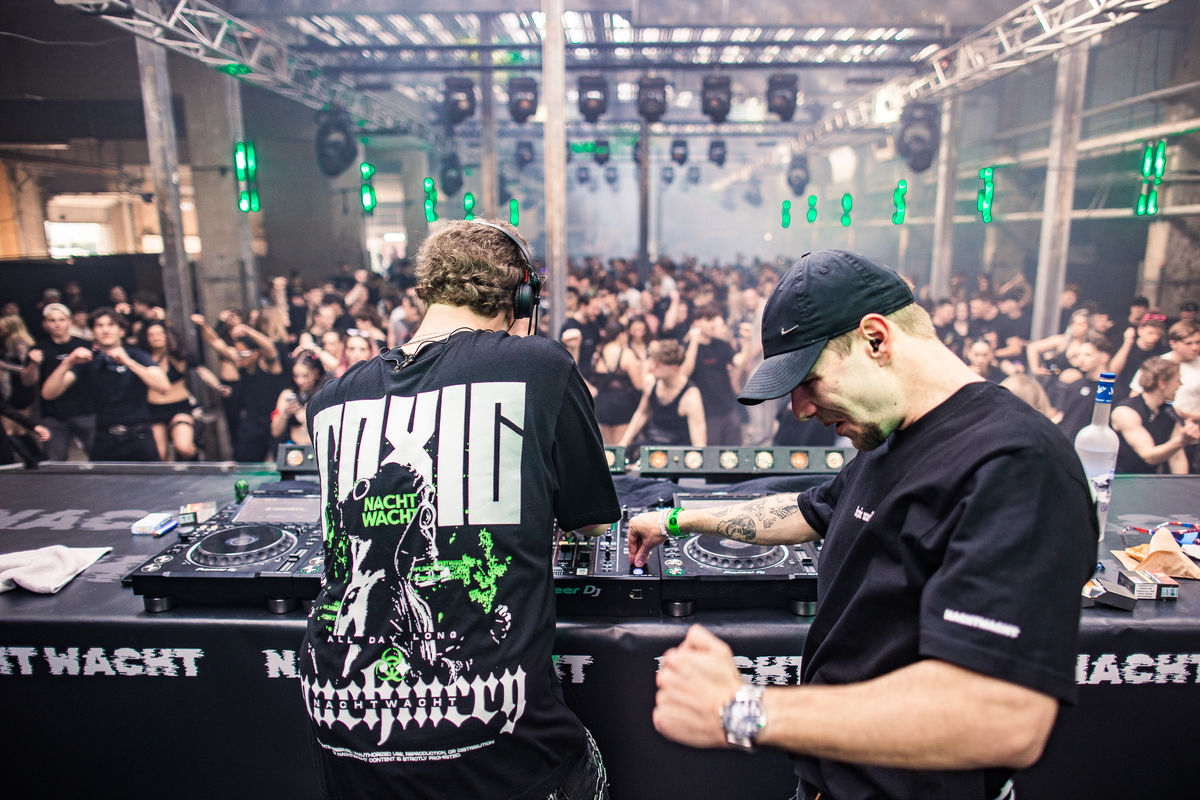 Loading... just a sec